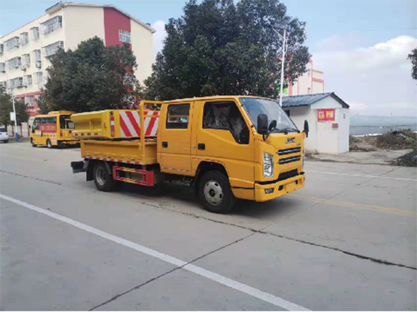 CLW5040TFZJDP防撞緩沖車(chē)