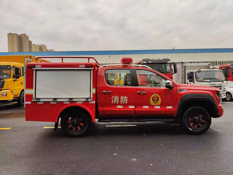 福田CLW5030TXFQC05型器材消防車(chē)