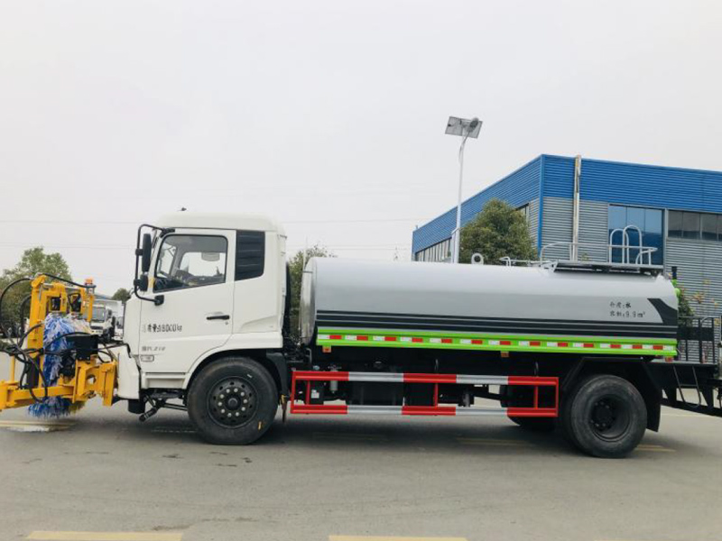 東風天錦城市護欄清洗車