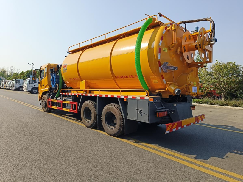 標準東風錦程后八輪清洗吸污車